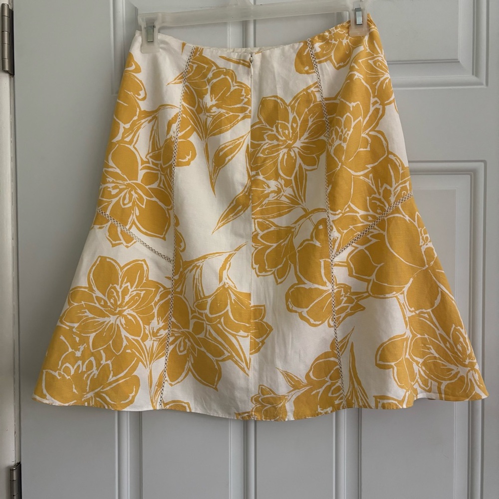 Ann Taylor Floral Yellow and White Linen Blend Flare Skirt, Size 6 - Picture 2 of 10